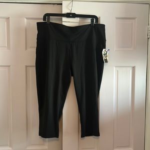Set of 2 Women’s work our capris